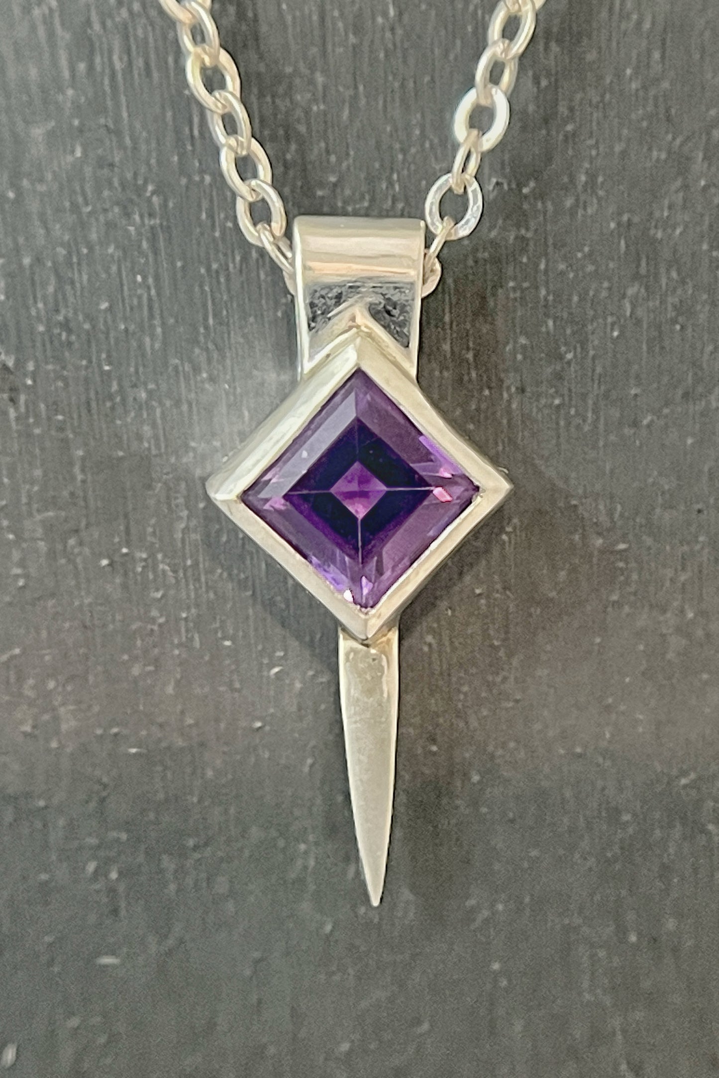 tiny square spike / amethyst