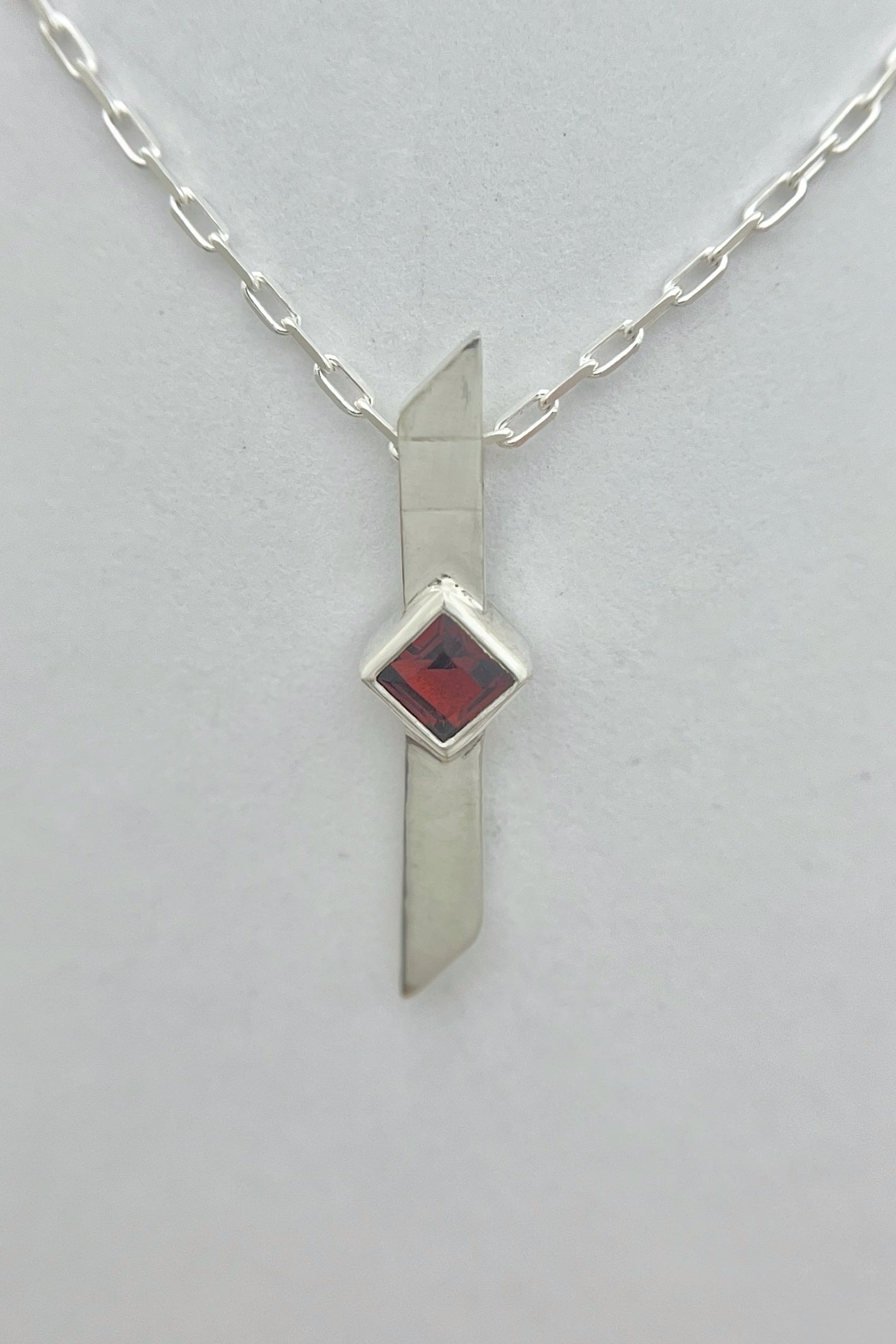 warp necklace / garnet