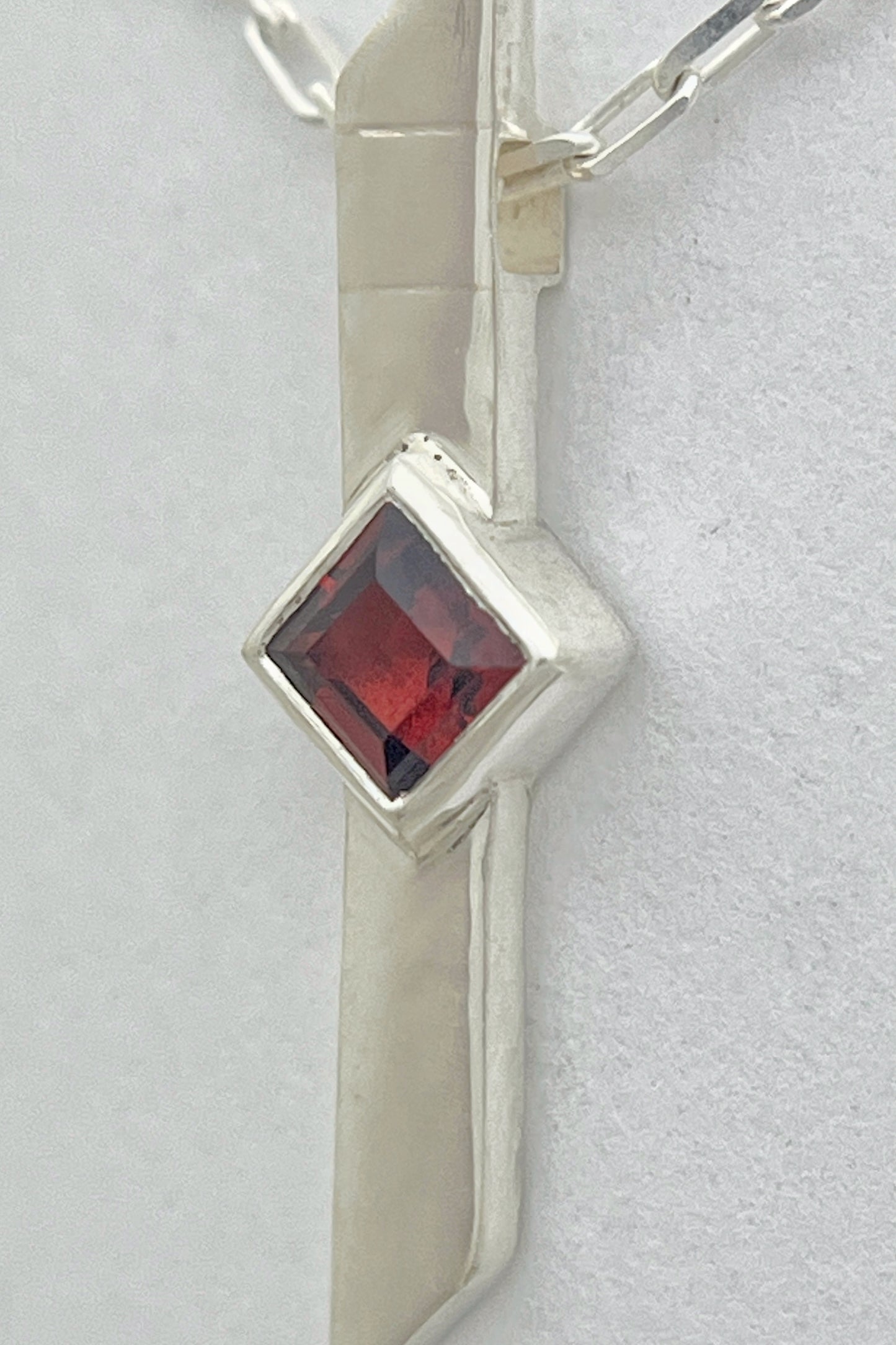 warp necklace / garnet