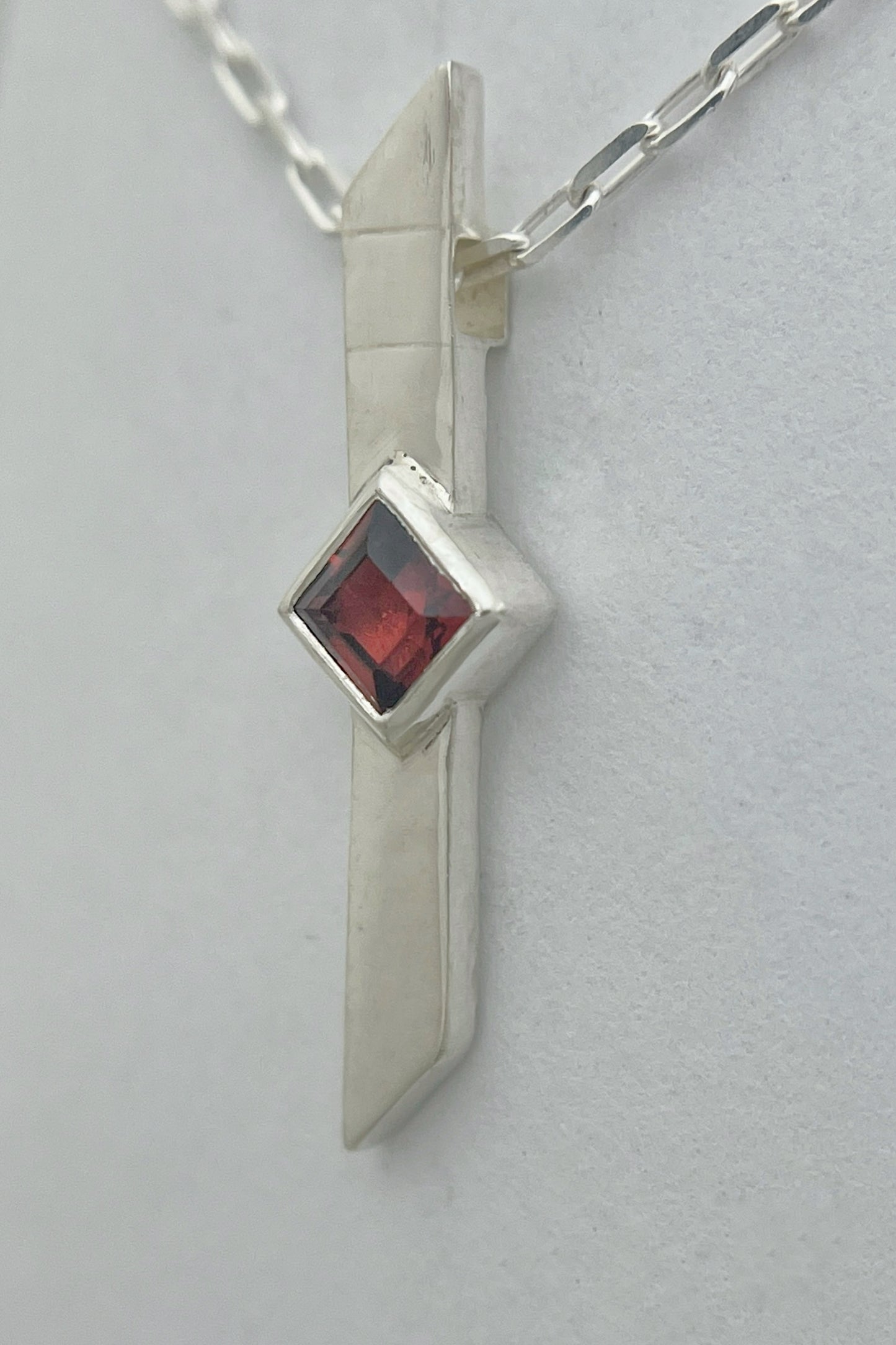 warp necklace / garnet