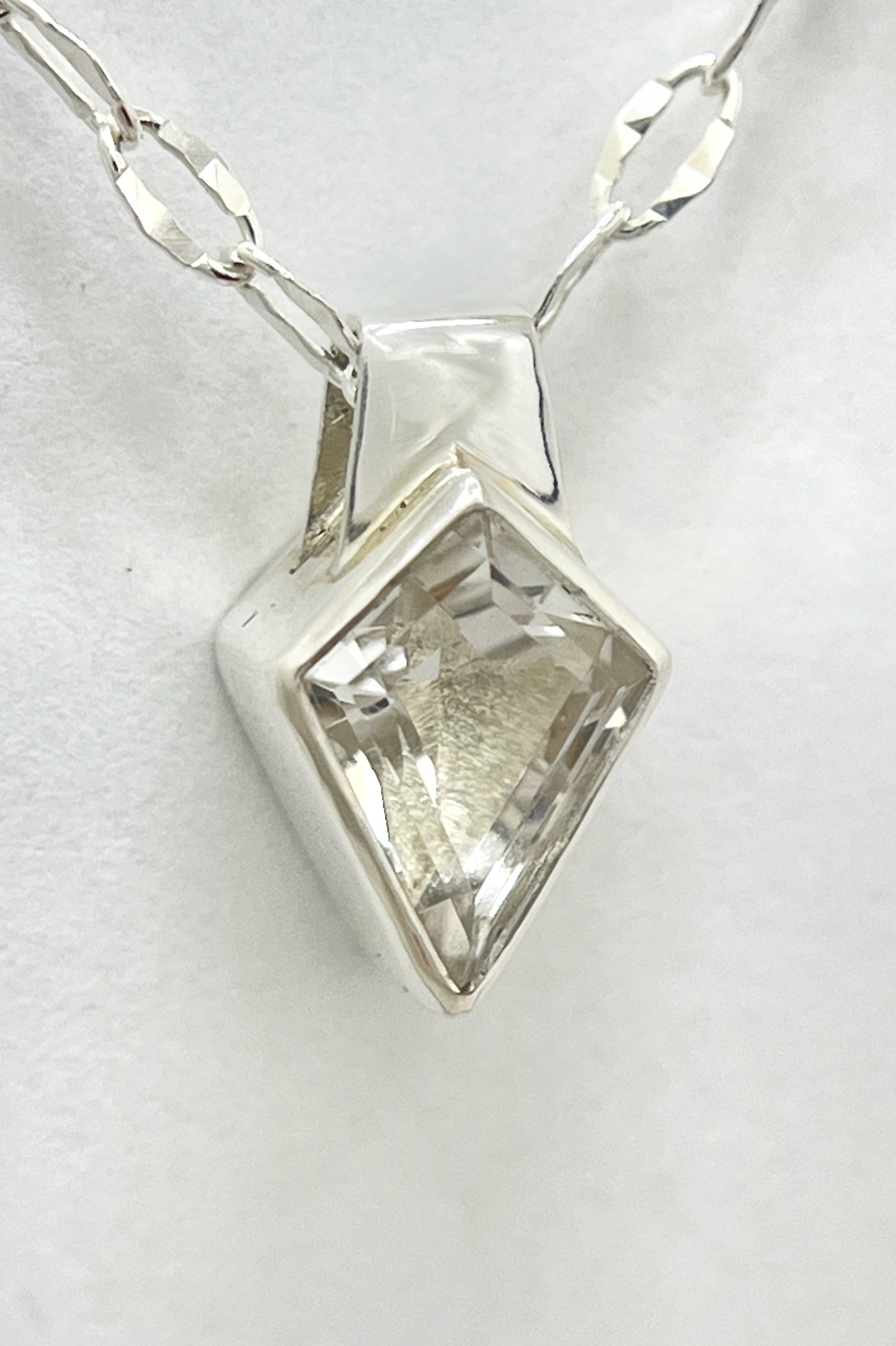 kite necklace / ice quartz