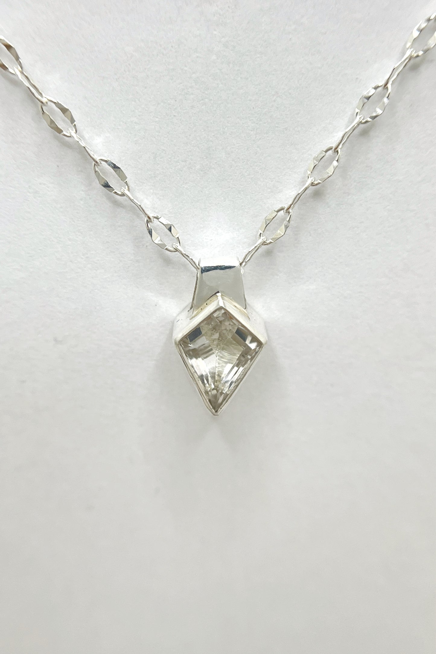 kite necklace / ice quartz
