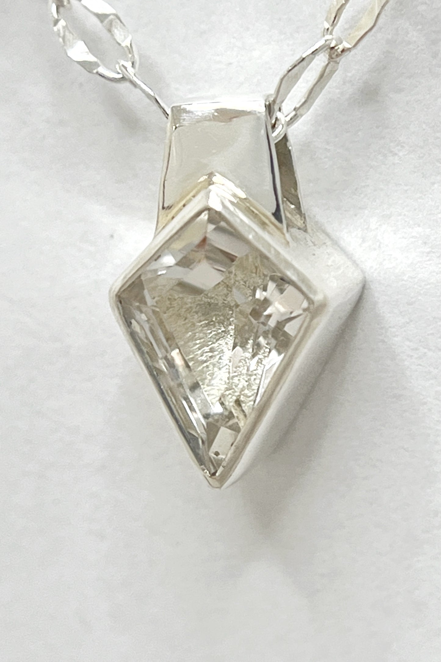 kite necklace / ice quartz