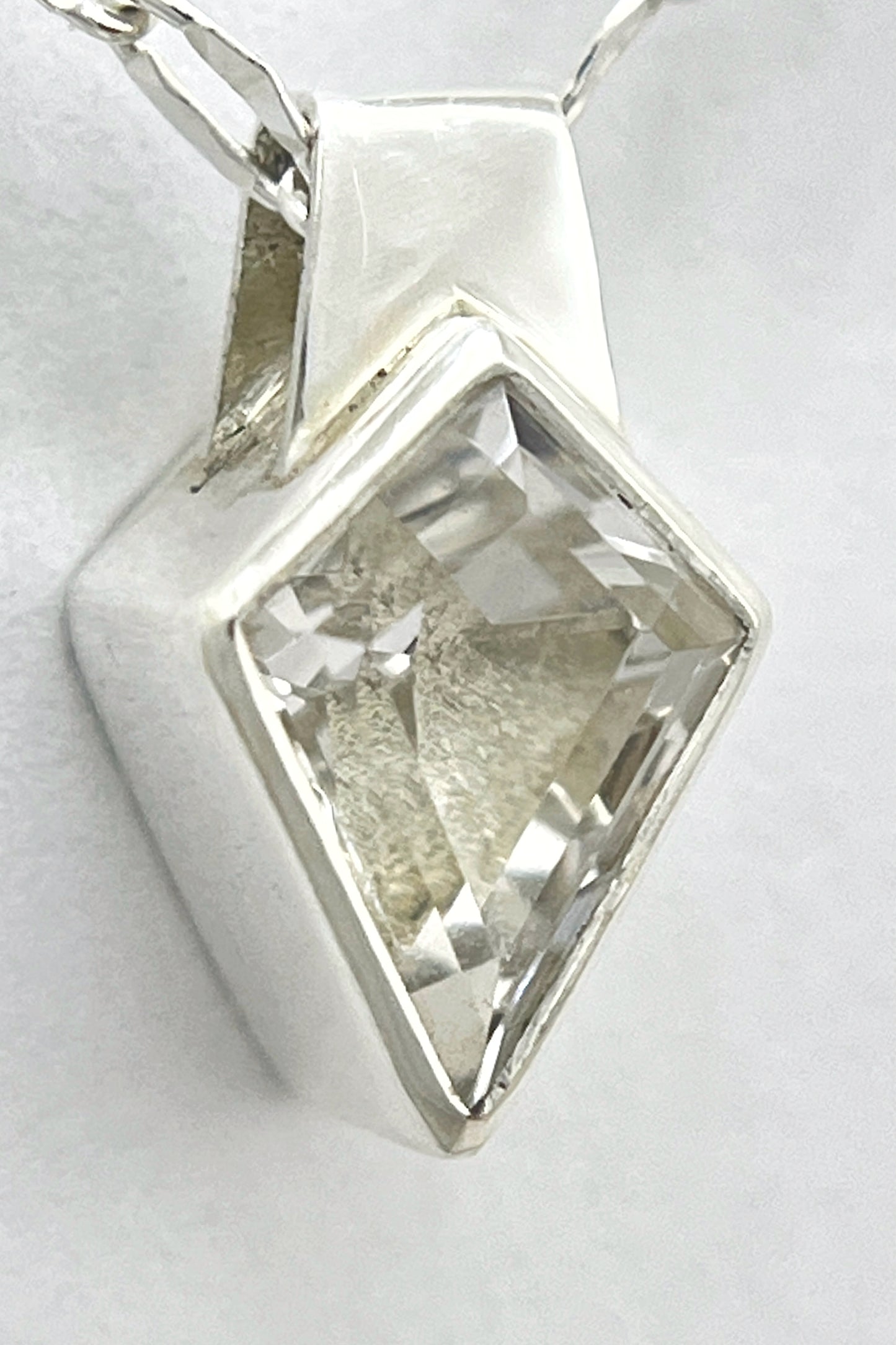 kite necklace / ice quartz