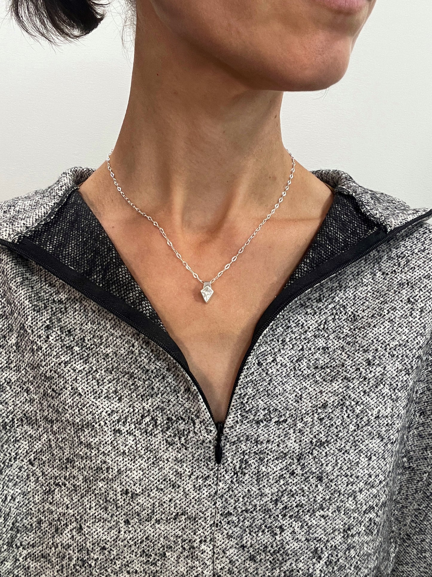 kite necklace / ice quartz