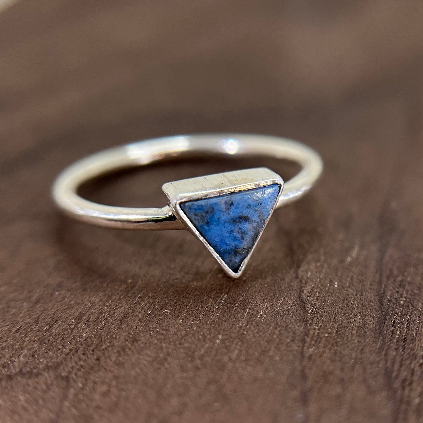 tiny triangle ring / lapis lazuli / size 7