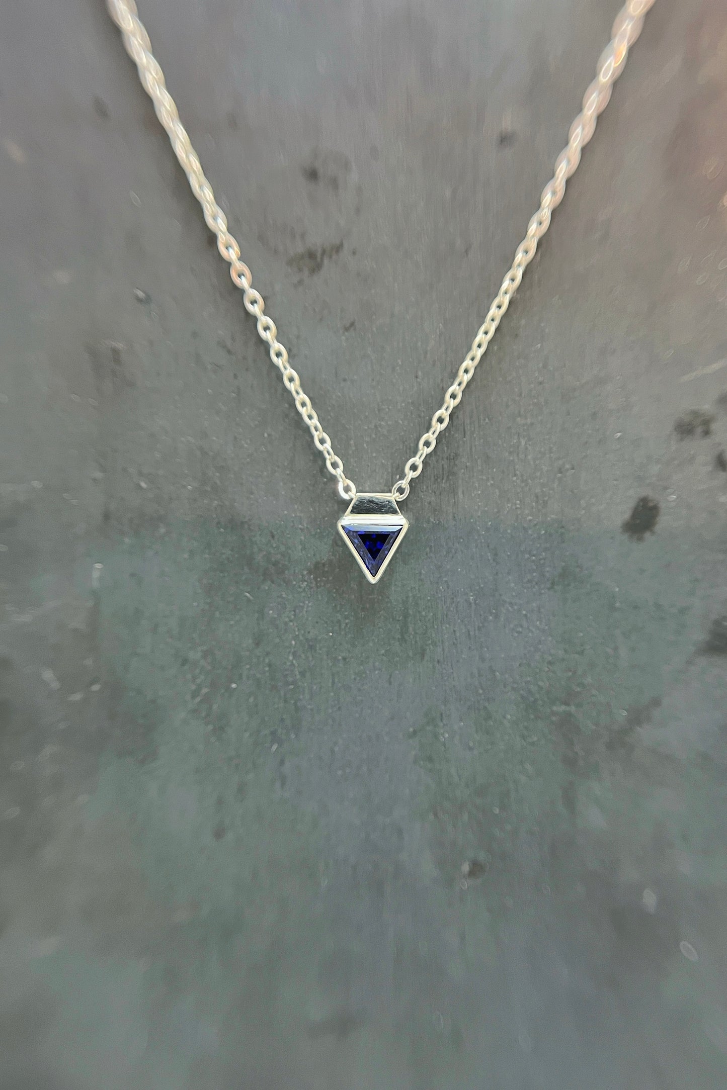 tiny triangle / sapphire