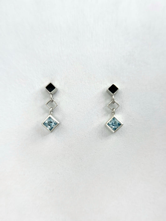 tiny dangle stud earrings / aquamarine spinel