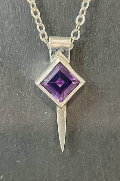 tiny square spike / amethyst