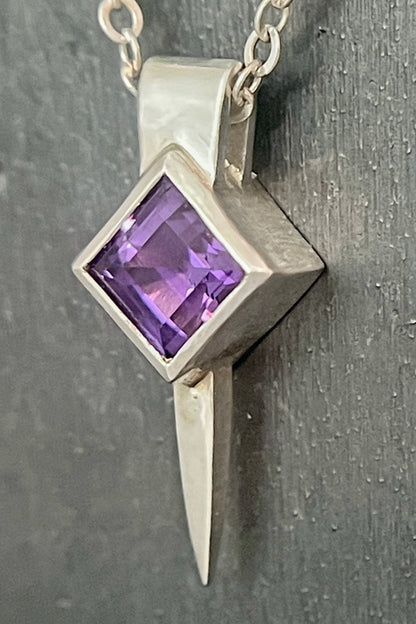 tiny square spike / amethyst