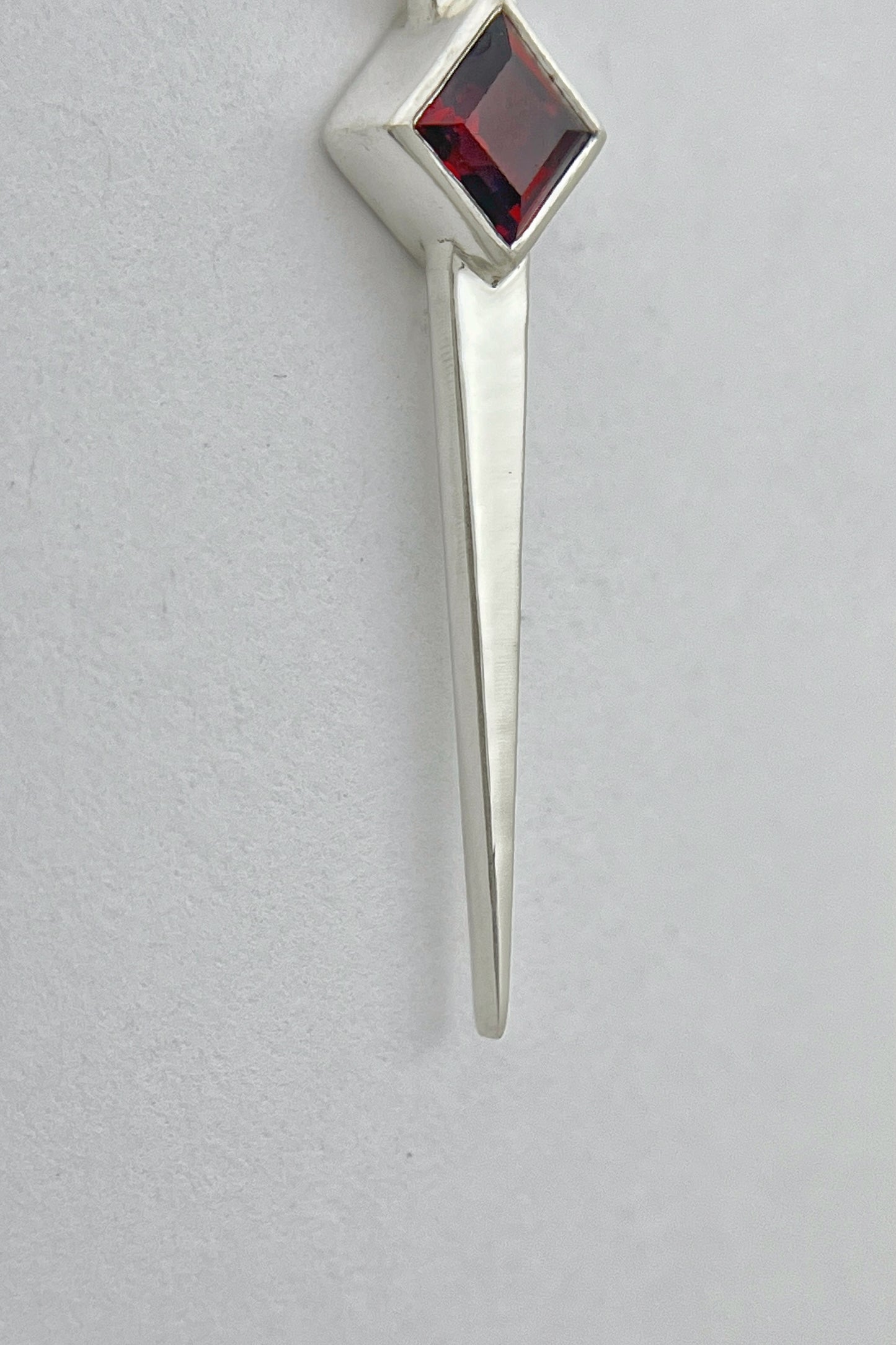 long spike necklace / garnet