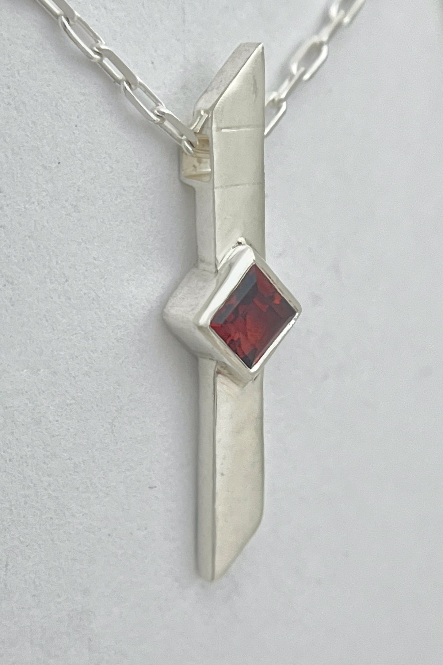 warp necklace / garnet
