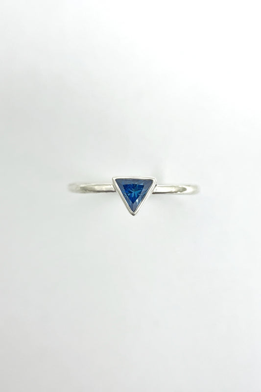 tiny triangle ring / blue cubic zirconia / size 8.5