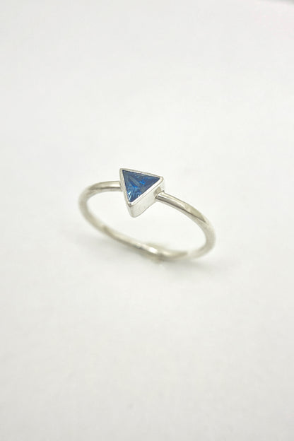 tiny triangle ring / blue cubic zirconia / size 8.5