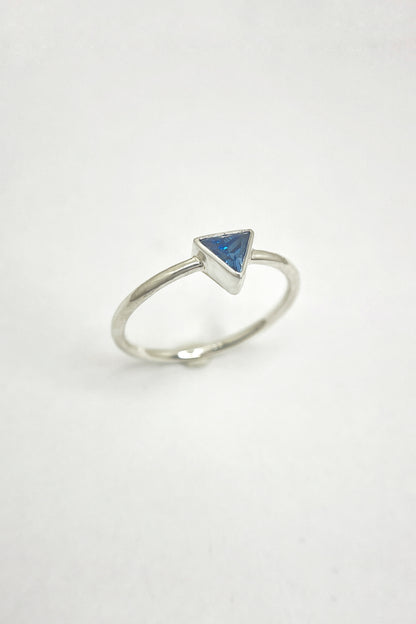 tiny triangle ring / blue cubic zirconia / size 8.5
