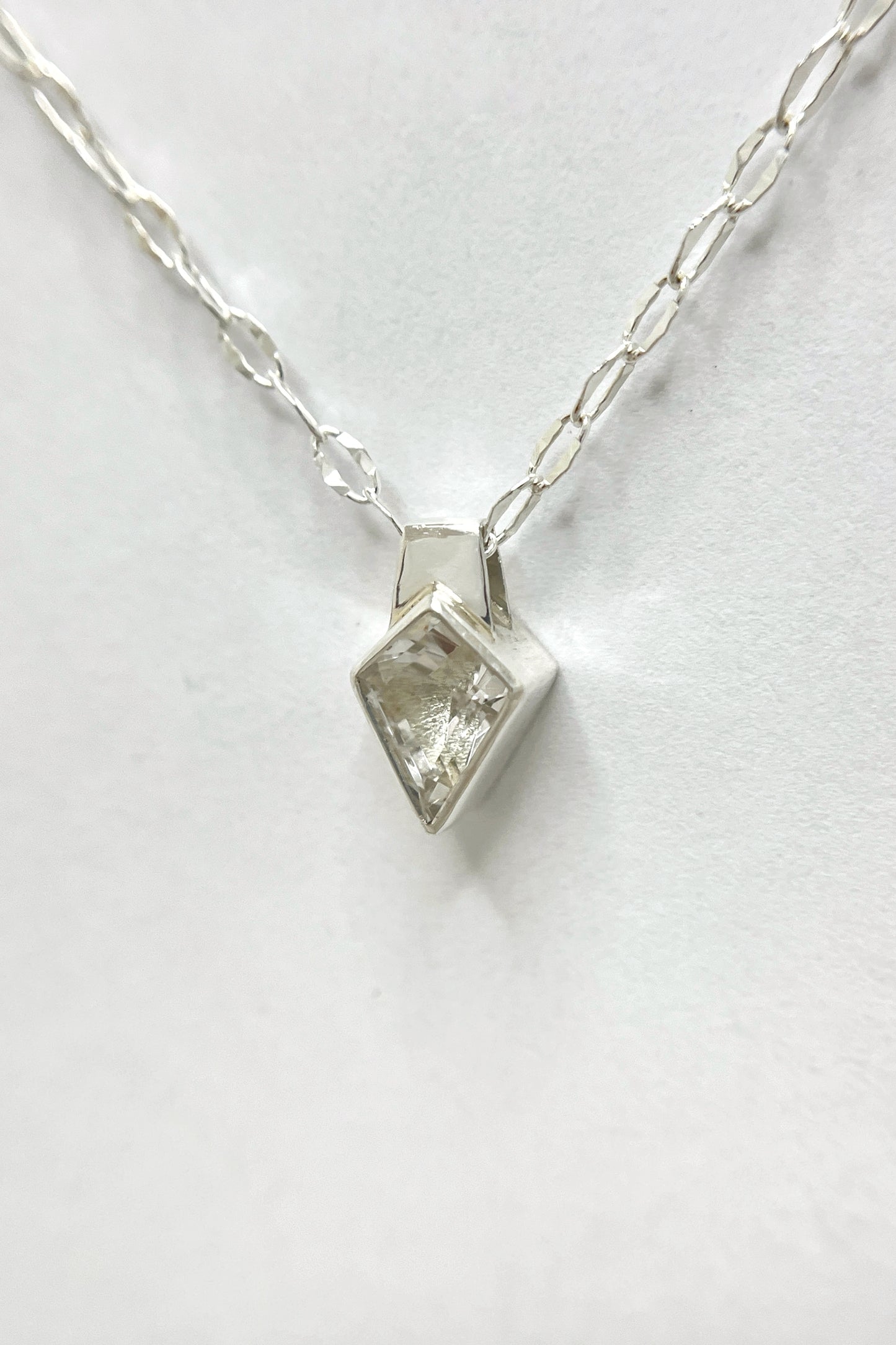 kite necklace / ice quartz