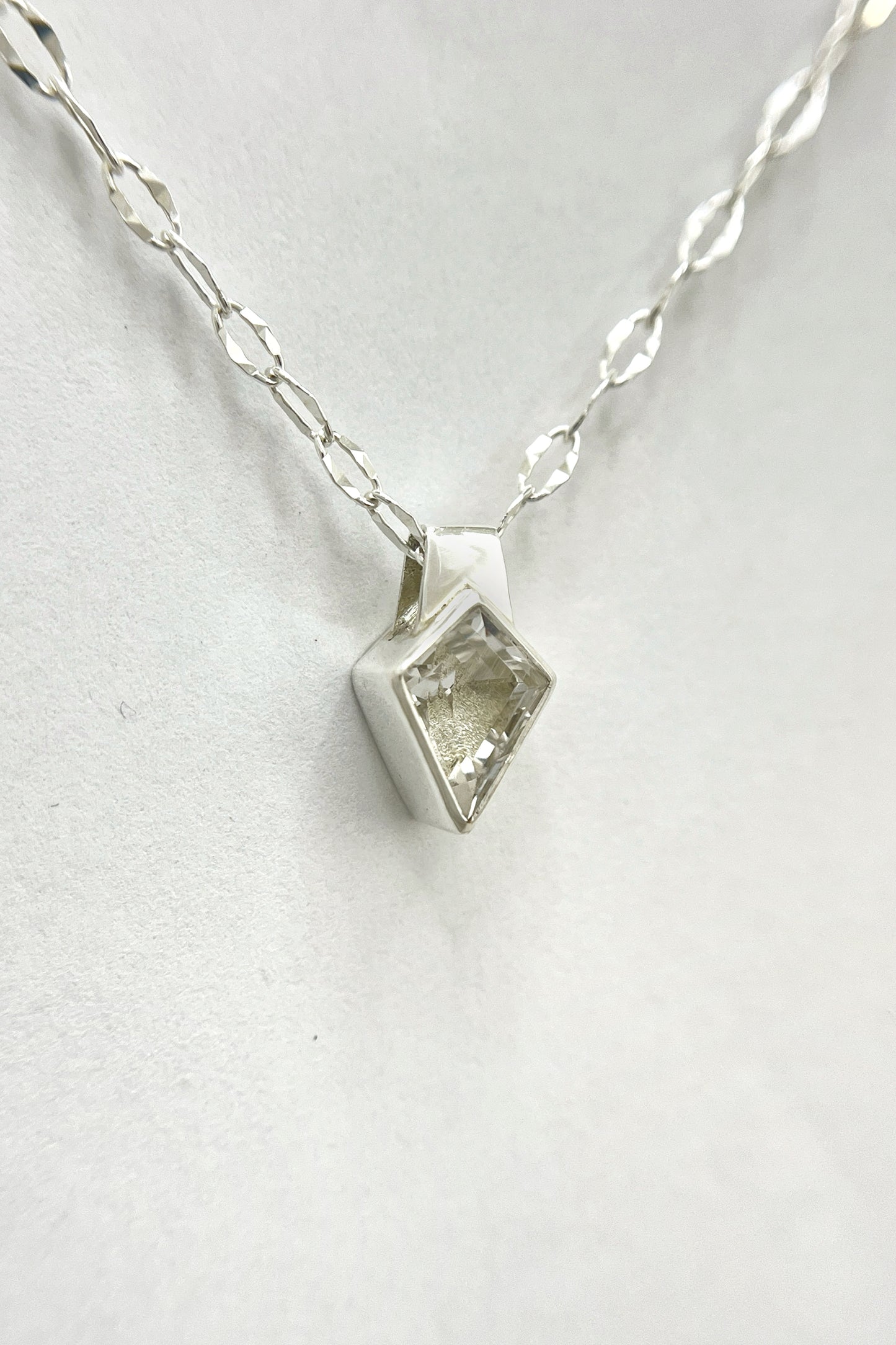 kite necklace / ice quartz