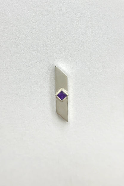 warp stud earrings / amethyst