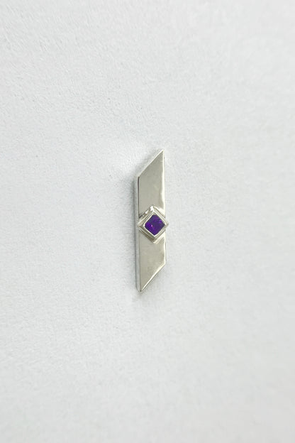 warp stud earrings / amethyst