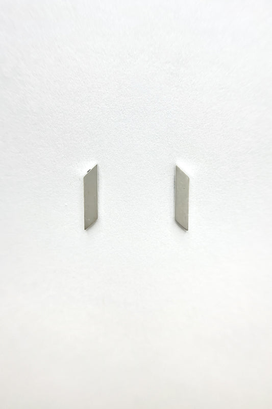 warp stud earrings