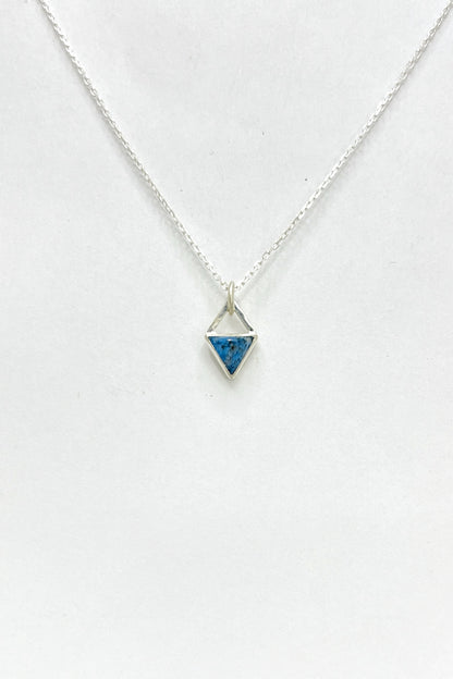 tiny triangle necklace / lapis lazuli