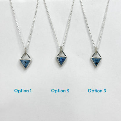 tiny triangle necklace / lapis lazuli