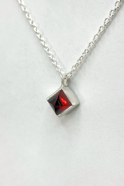 4mm sugarloaf necklace / garnet