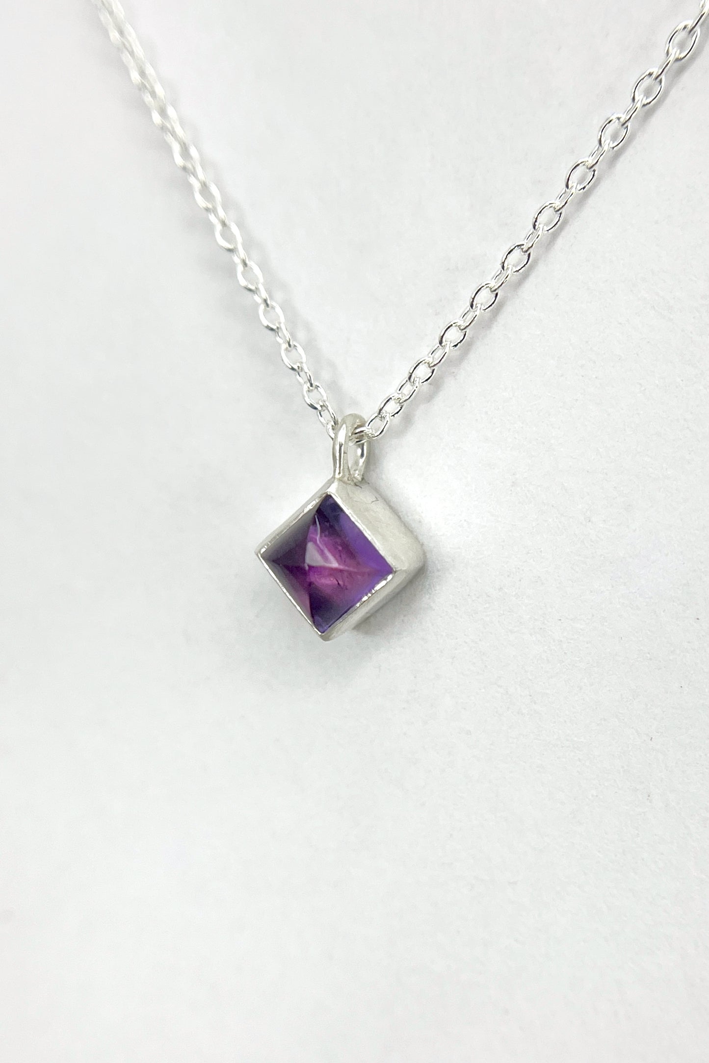 4mm sugarloaf necklace / amethyst