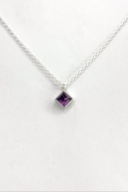 4mm sugarloaf necklace / amethyst
