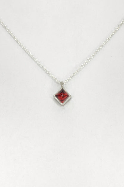 4mm sugarloaf necklace / garnet