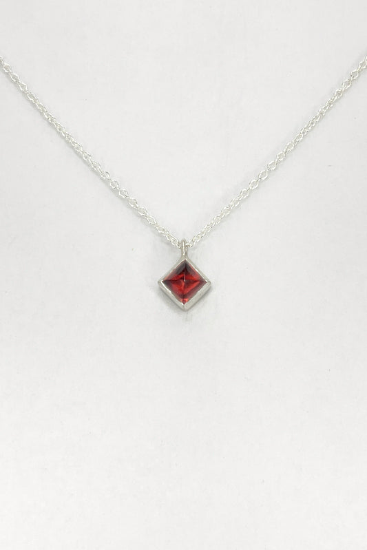 4mm sugarloaf necklace / garnet