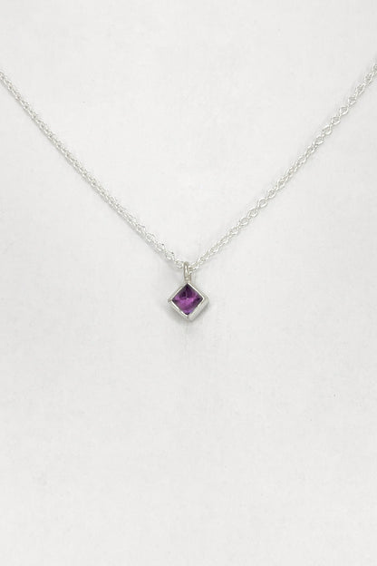 3mm sugarloaf necklace / amethyst