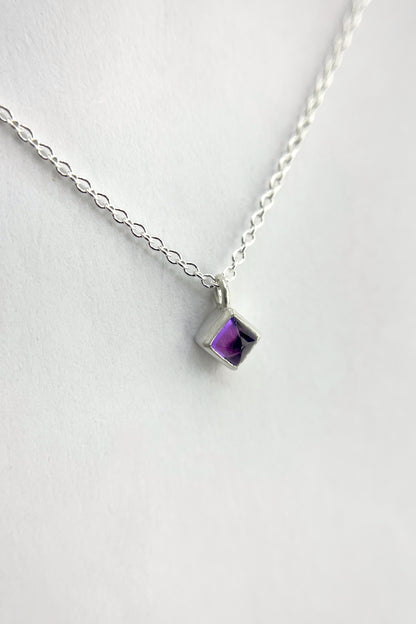 3mm sugarloaf necklace / amethyst