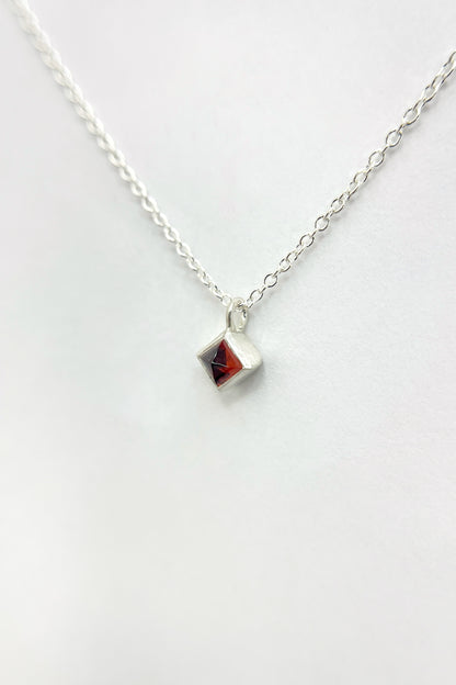 3mm sugarloaf necklace / garnet