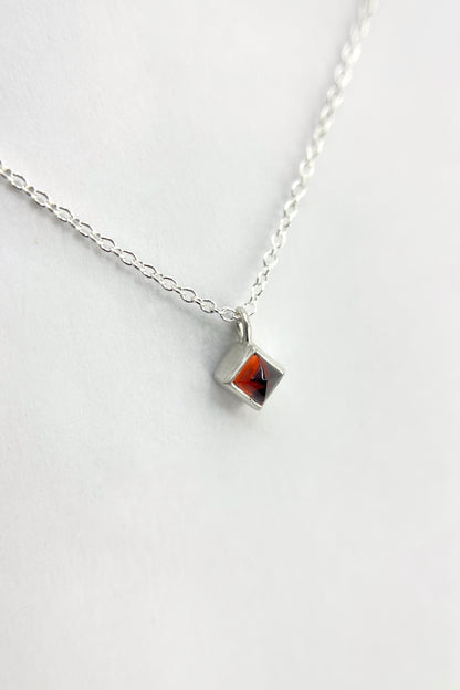 3mm sugarloaf necklace / garnet