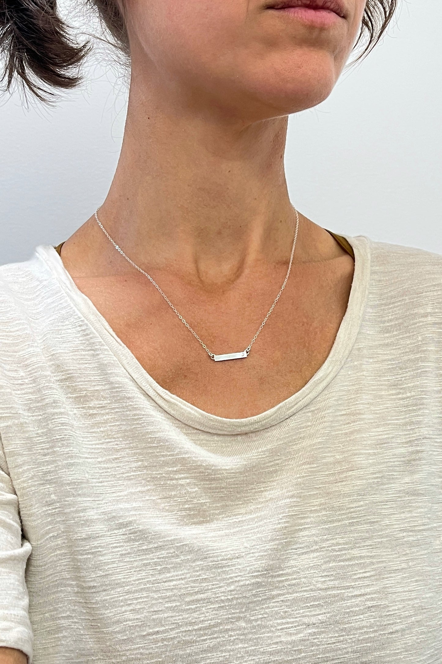 bar necklace / white cubic zirconia