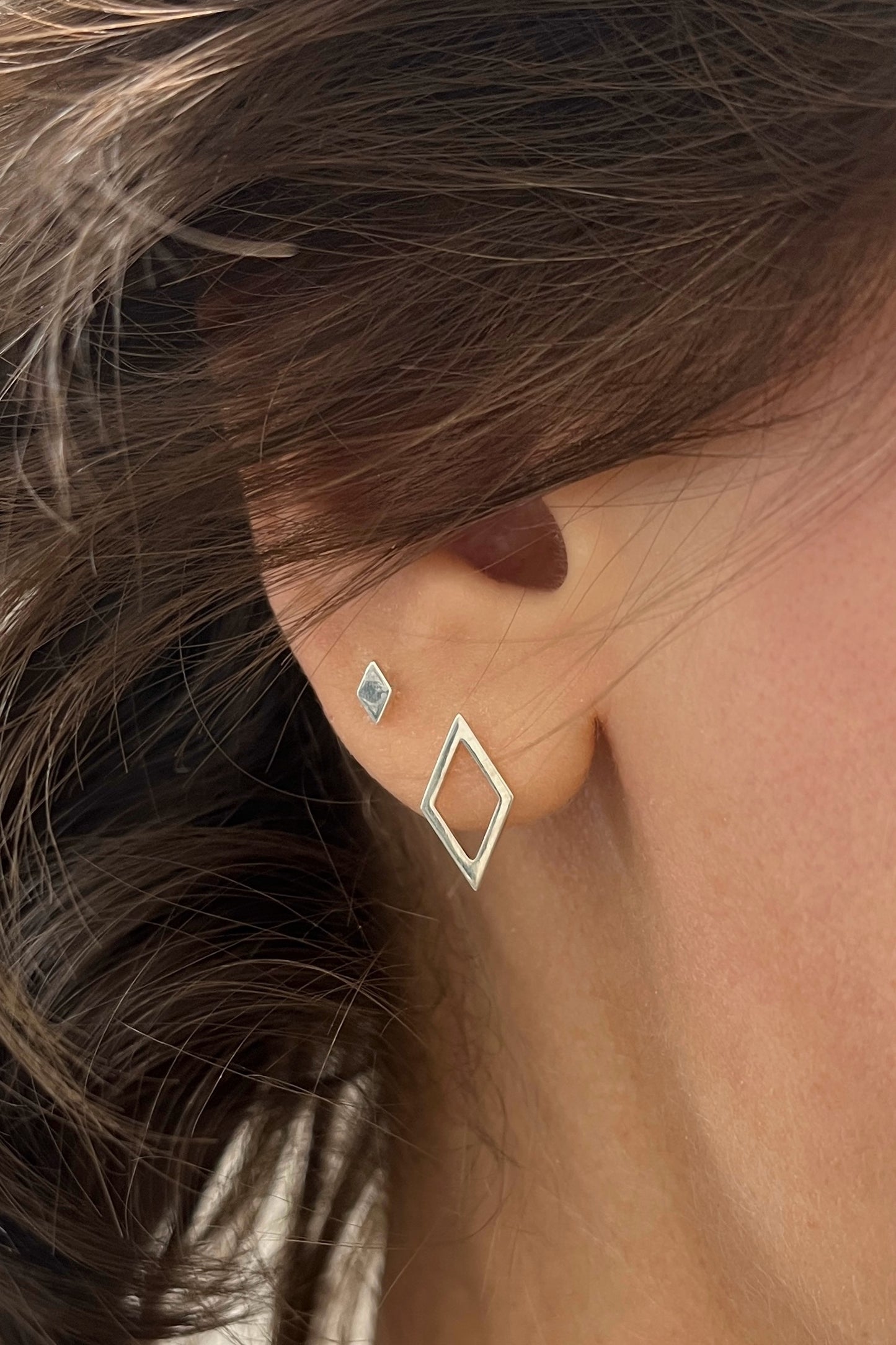 open rhombus stud earrings