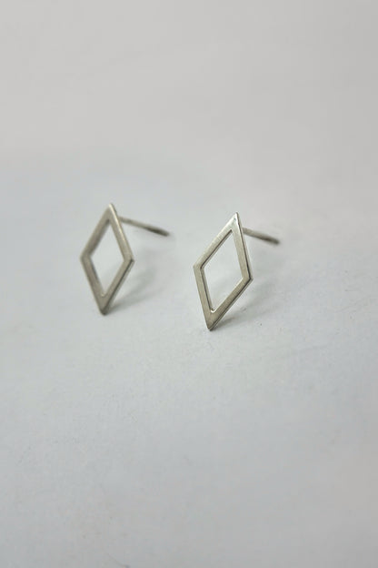 open rhombus stud earrings