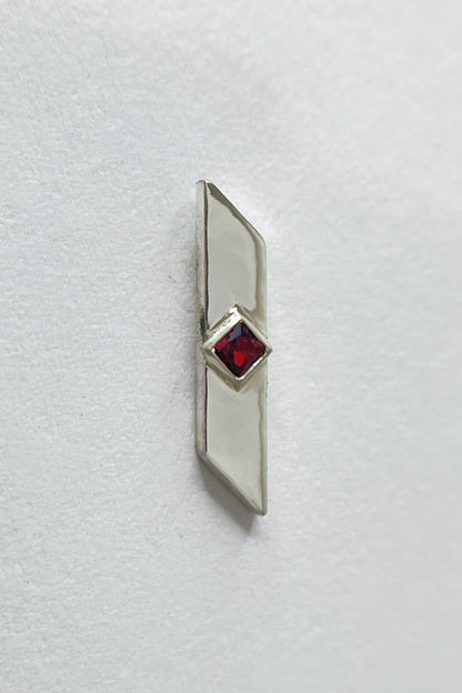 warp stud earrings / garnet