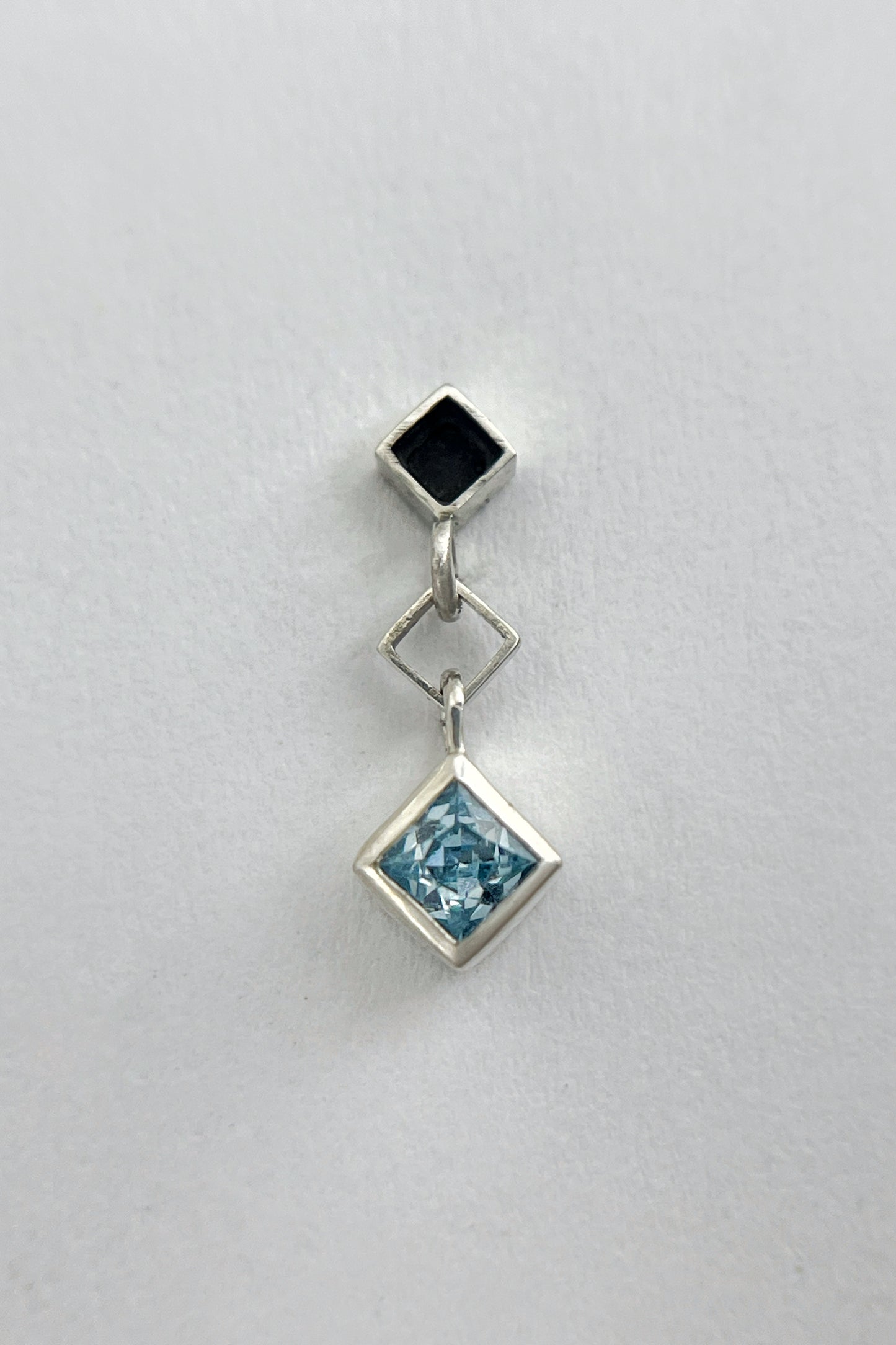 tiny dangle stud earrings / aquamarine spinel