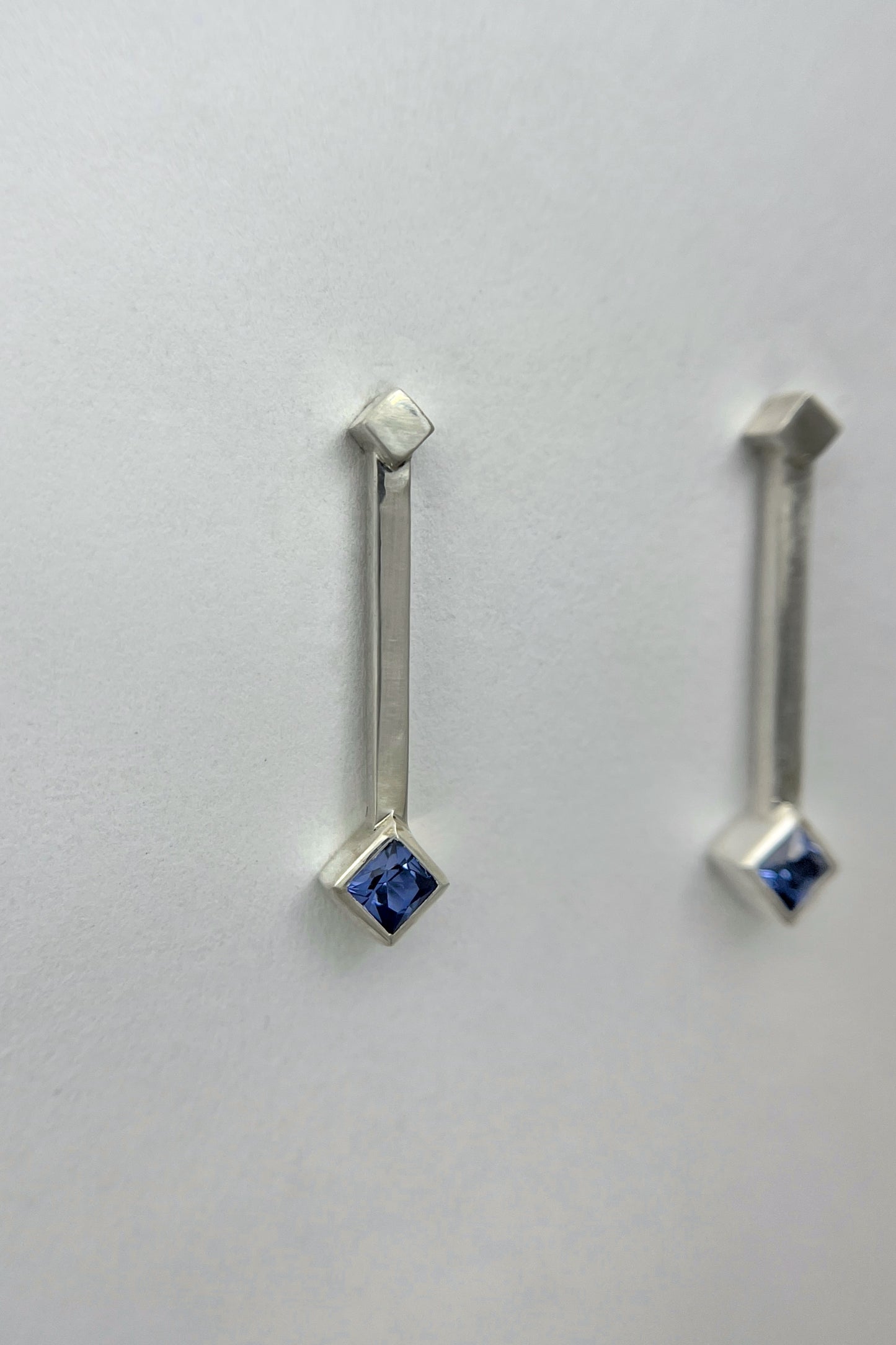 droplet earrings / ceylon blue sapphire