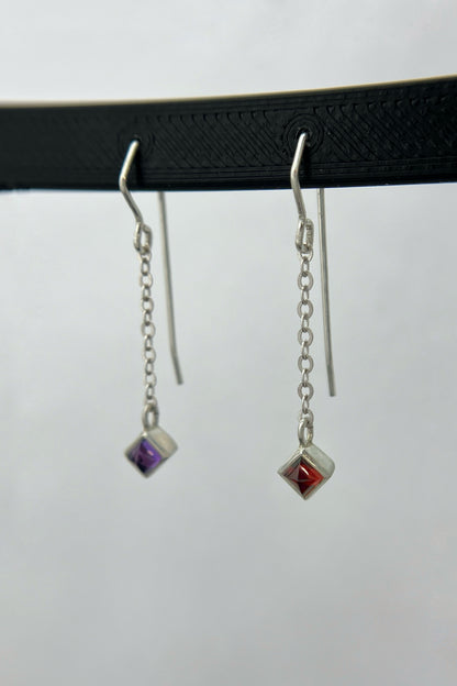 sugarloaf dangle earrings / garnet & amethyst