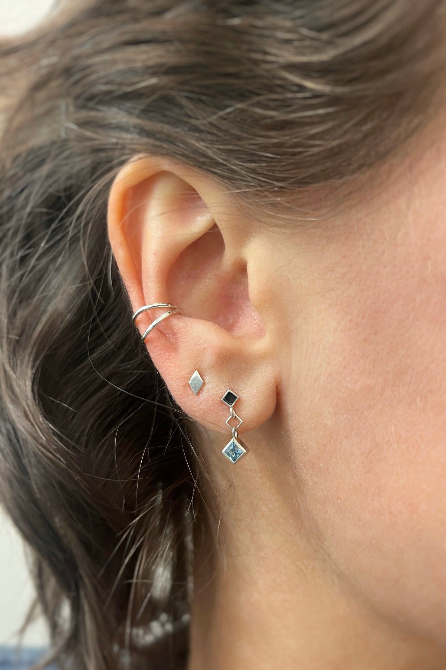 tiny dangle stud earrings / aquamarine spinel