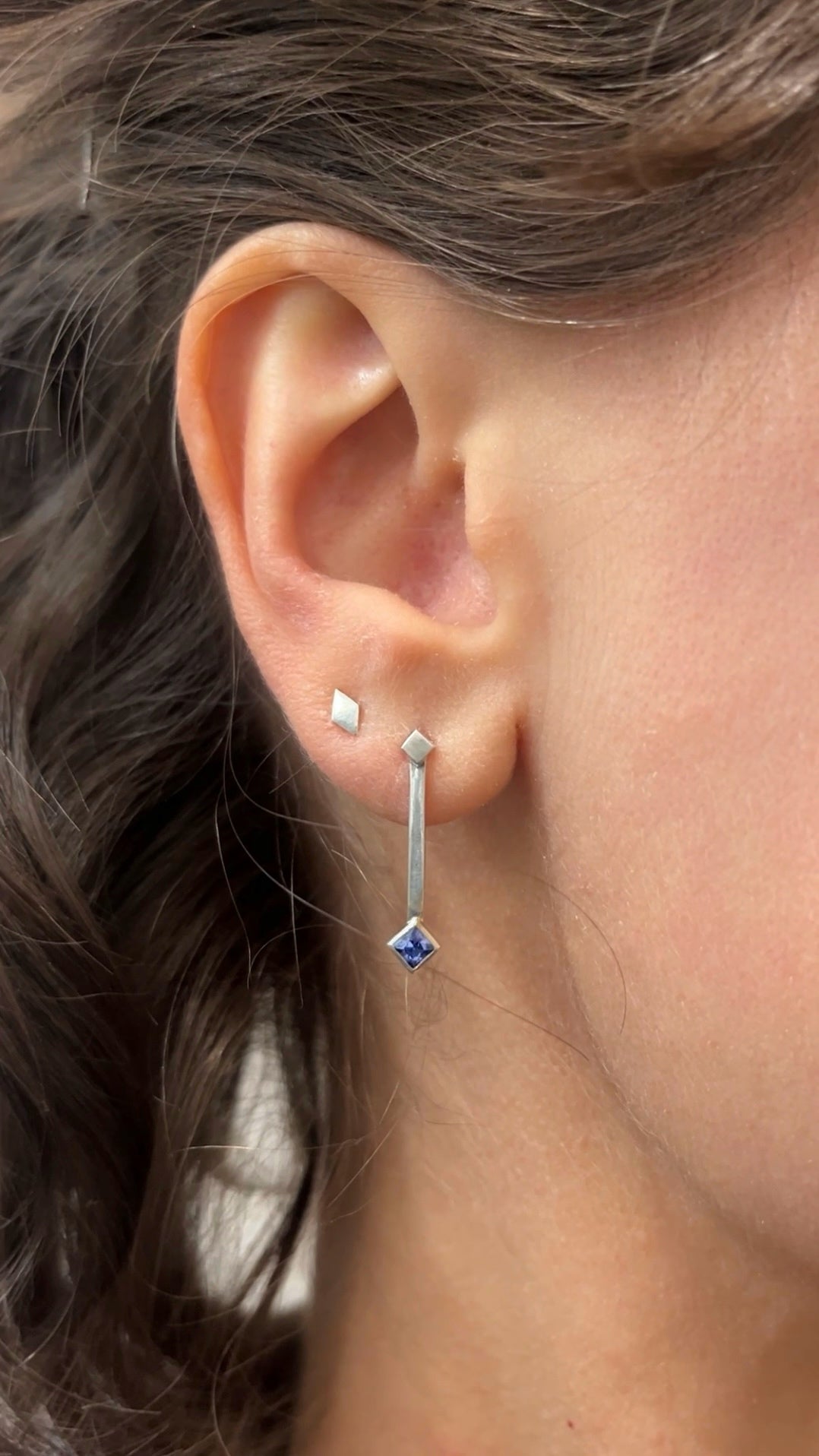 droplet earrings / ceylon blue sapphire