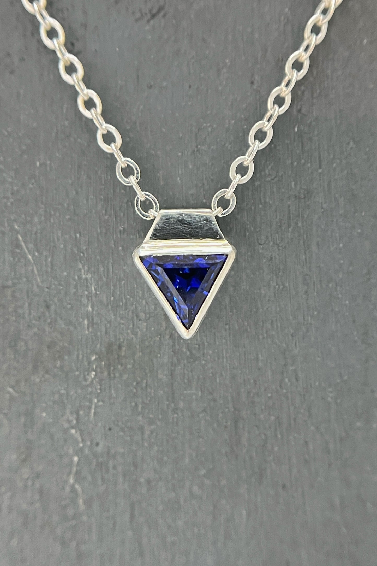 tiny triangle / sapphire