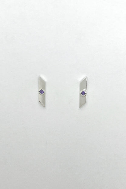 warp stud earrings / amethyst