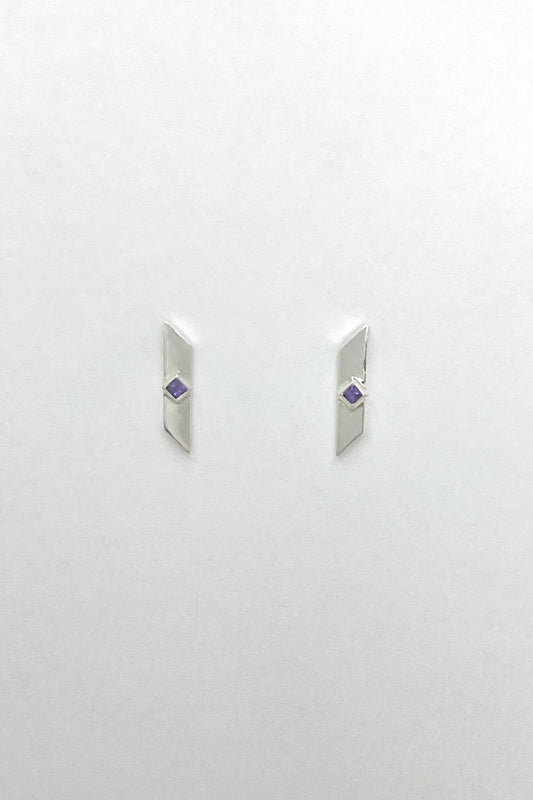 warp stud earrings / amethyst