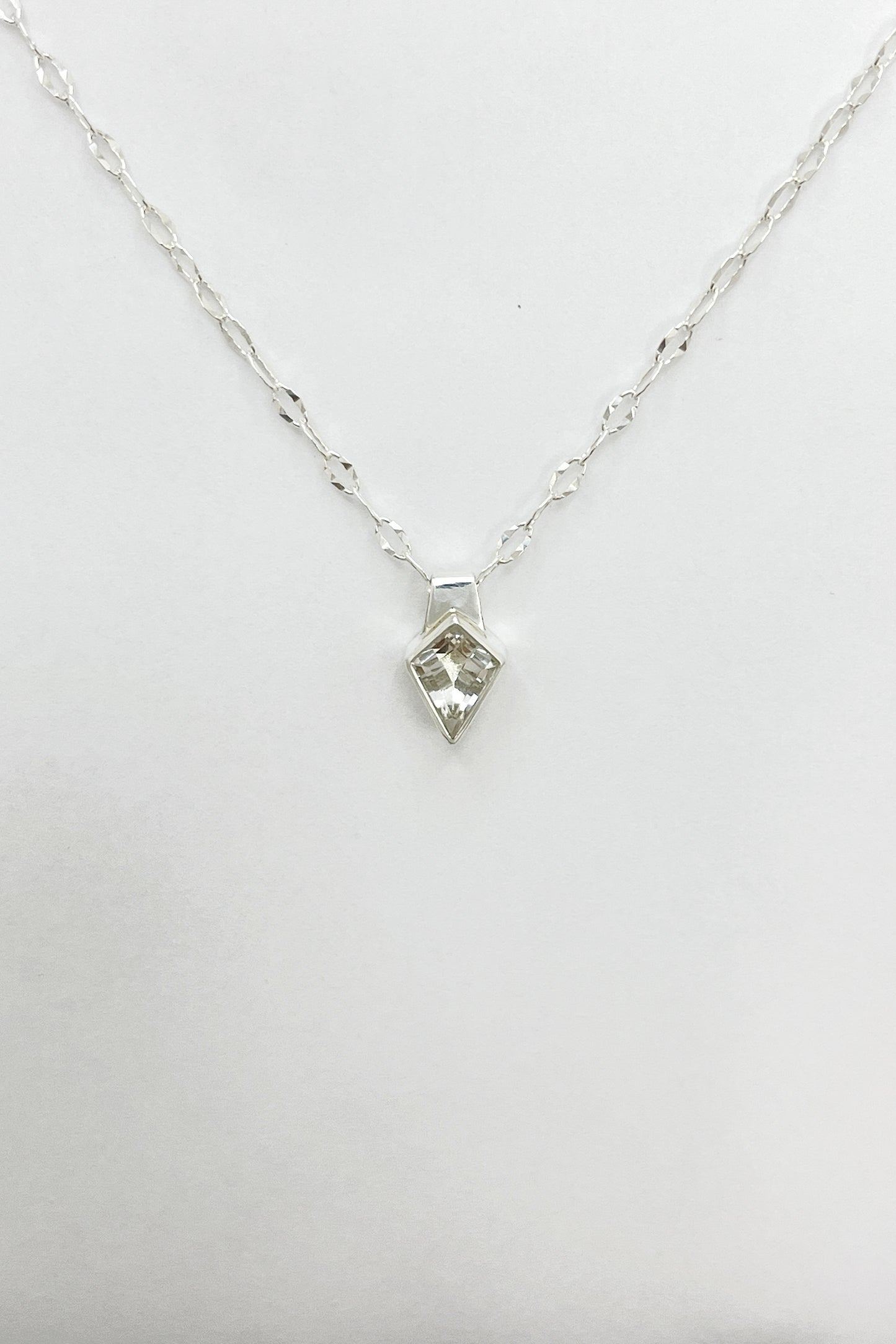kite necklace / ice quartz