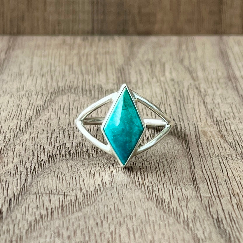 turquoise kite ring / size 6.75