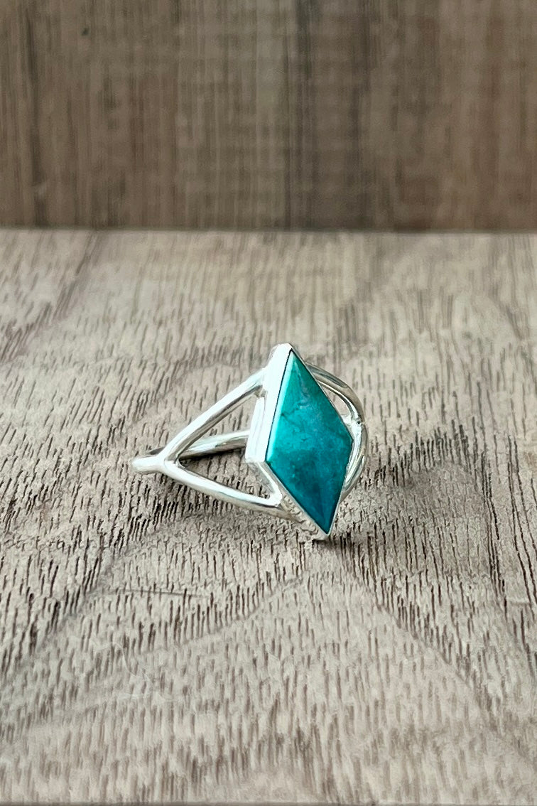 turquoise kite ring / size 6.75